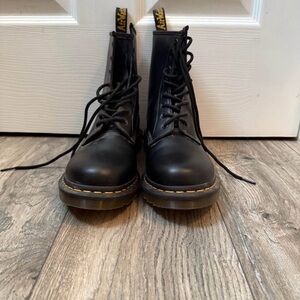 Never Worn Black 1460 Dr. Martens